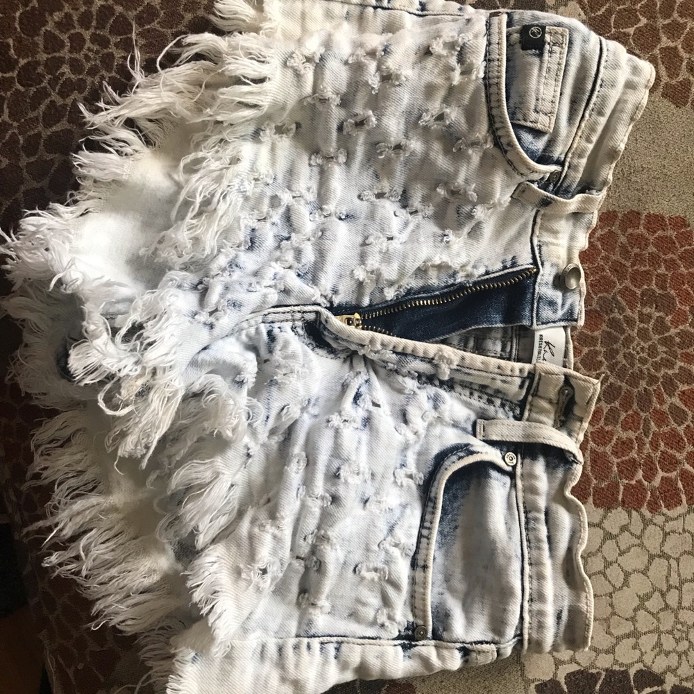 Buckle high waisted shorts